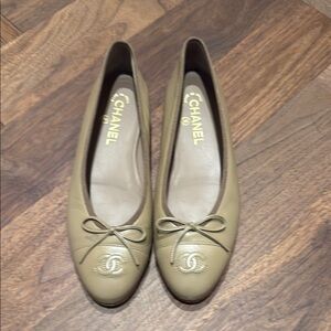 CHANEL Tan Flats with Bow and CC Logo